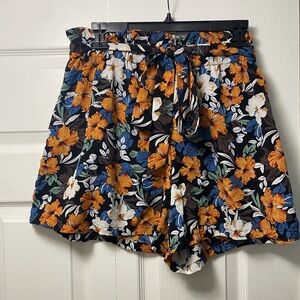 Shein High Waisted Flower Print Shorts 
Size 2X